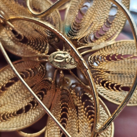 Vtg Set of 3 Vtg Gold Tone Brooches Filigree Flower Butterfly Bow Pins Elegant - Picture 4 of 16